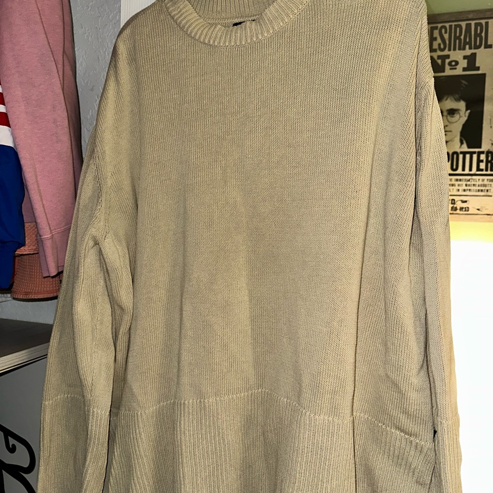GAP Women’s Tan Crewneck Sweater